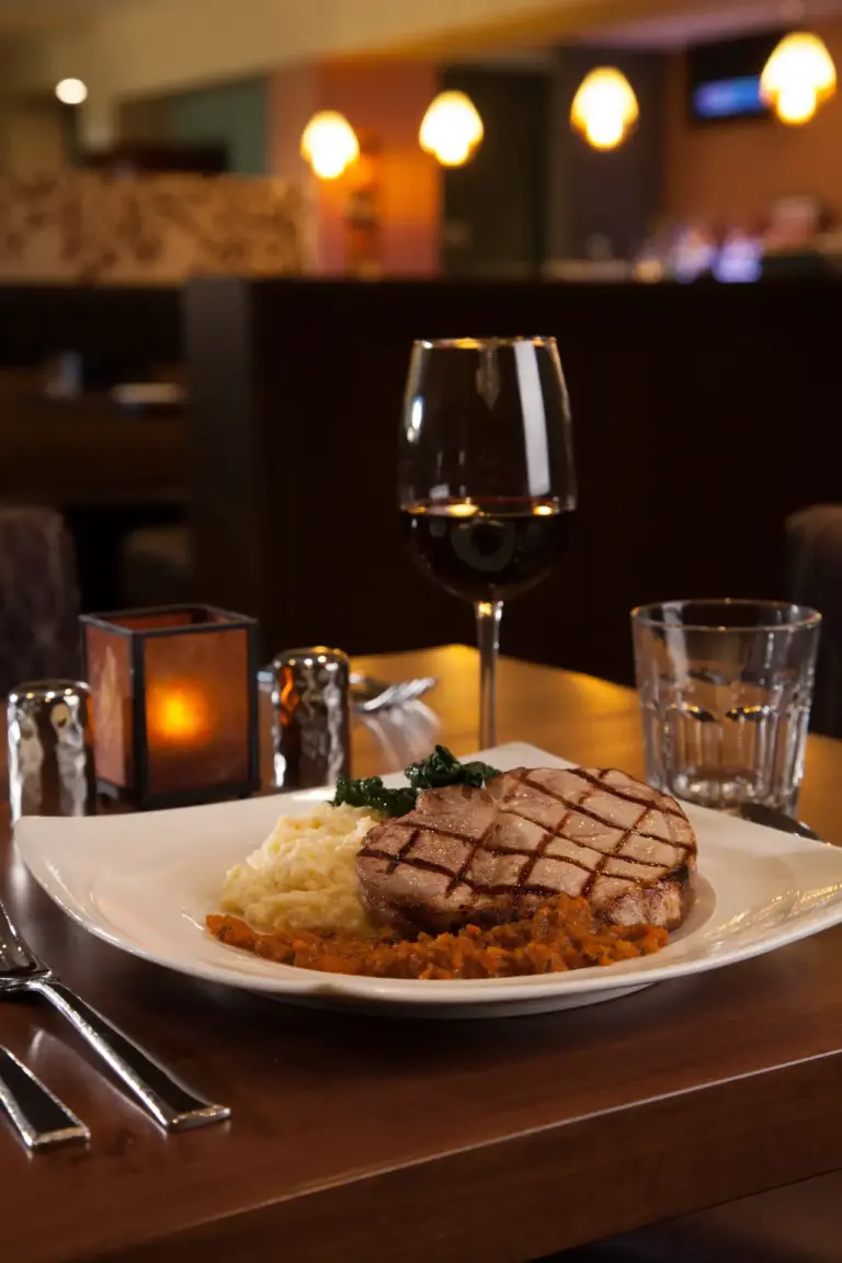 1847 Bar & Grill steak dinner